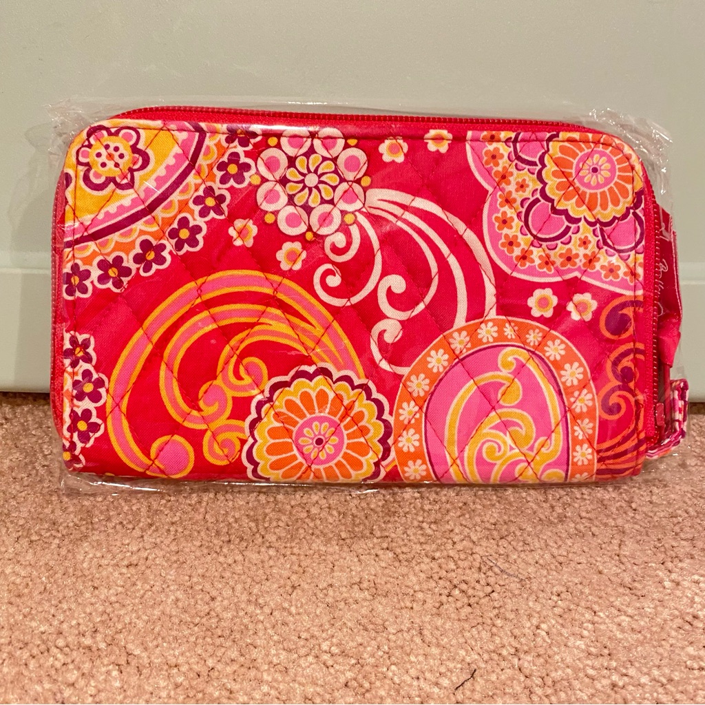Vera Bradley Zip Around Wallet “Raspberry Fizz”. Nwt